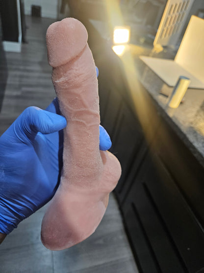 001: All in one: Enlarged Pee Hole